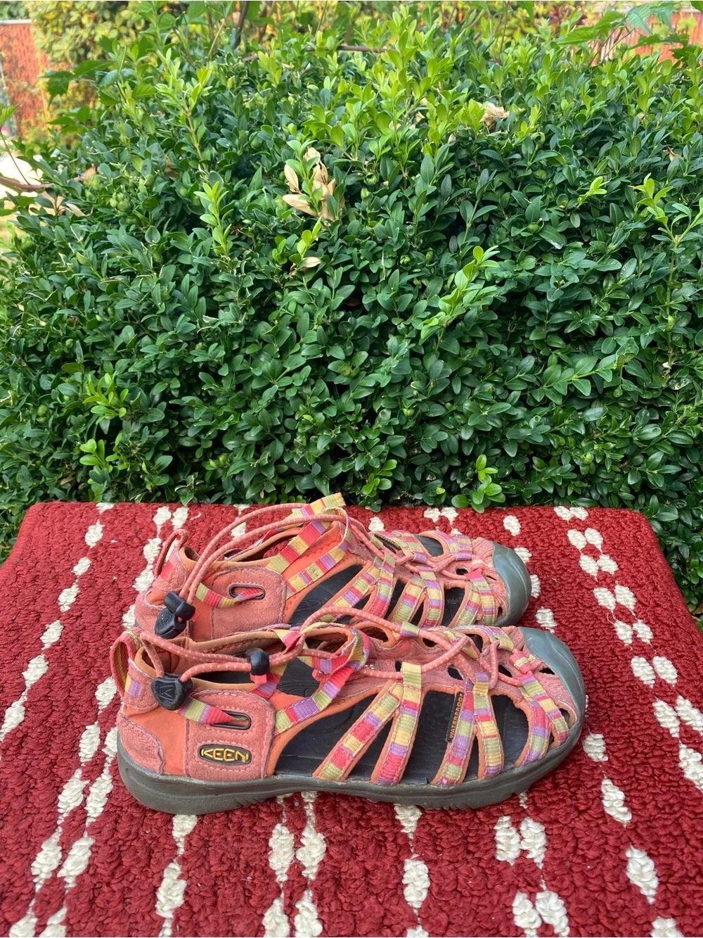 Keen Girl’s Multicolor Strappy Outdoor Coral and Pink Sandals Size 3